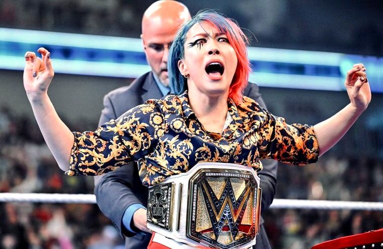 Asuka Defends New WWE Women’s Championship Belt Design